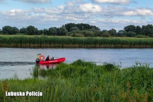 Wskoczył do rzeki i już nie wypłynął. Wciąż trwają poszukiwania 64-letniego wędkarza