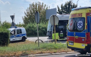 Radiowóz wjechał wprost pod tramwaj