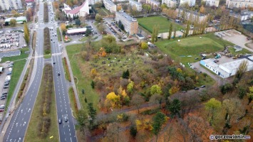 Atrakcyjna działka na skraju parku sprzedana. Powstaną tutaj bloki