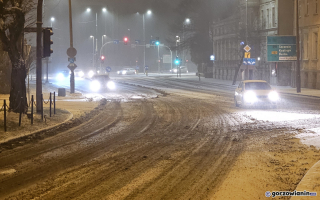 Opady śniegu w Gorzowie. Trudne warunki na drogach