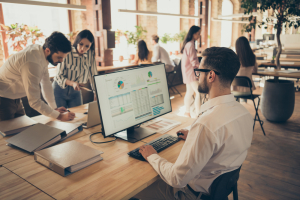 Jak sfinansować nowoczesne maszyny i urządzenia w firmie?