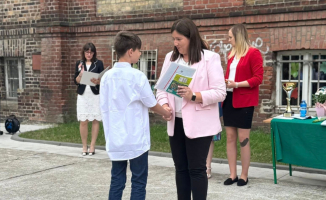 Gorzów: Kolorowe paski na świadectwach. W tej szkole liczy się nie tylko średnia