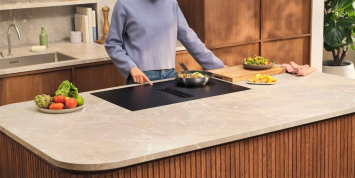 Unikalna powierzchnia SaphirMatt® zapewnia mniej widocznych śladów na płycie indukcyjnej