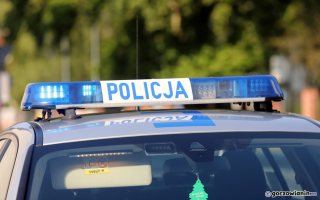 Atak nożem i policyjna obława. Syn dźgnął matkę i uciekł