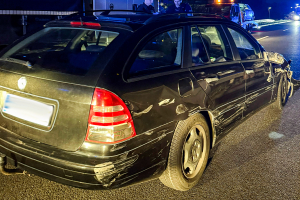 Ponad dwa promile, dwa zakazy i wyrok do odsiadki. 51-latek w rozbitym mercedesie zatrzymany na S3