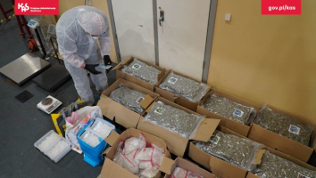 Ciężarówka z Holandii zatrzymana na autostradzie. Przejęto 140 kg narkotyków wartych 2,5 mln zł