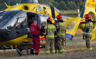Motocyklista uderzył w drzewo. W akcji śmigłowiec LPR