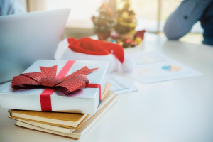 Co powinno znaleźć się w paczce świątecznej dla pracownika?