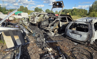 Pożar samochodów na terenie warsztatu samochodowego