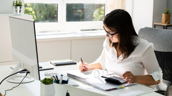 Szybszy onboarding w bankowości: jak skrócić wdrożenie nowych doradców