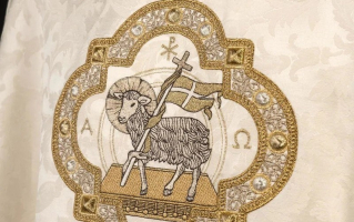 Ornaty.pl: Szaty Liturgiczne, Które Inspirują Modlitwę - Odkryj Dziedzictwo