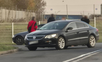 Kierujący volkswagenem potrącił 20-latka na pasach