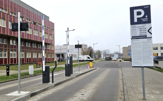 Szpital odpowiada na zarzuty pacjentów Stacji Dializ w sprawie płatnego parkowania