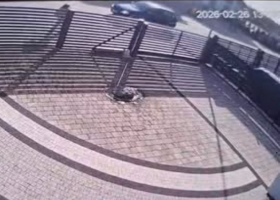 Wabił 7-latkę słodyczami do auta. Kierowca Opla zatrzymany