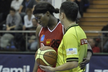 ŁKS lepszy w derbach