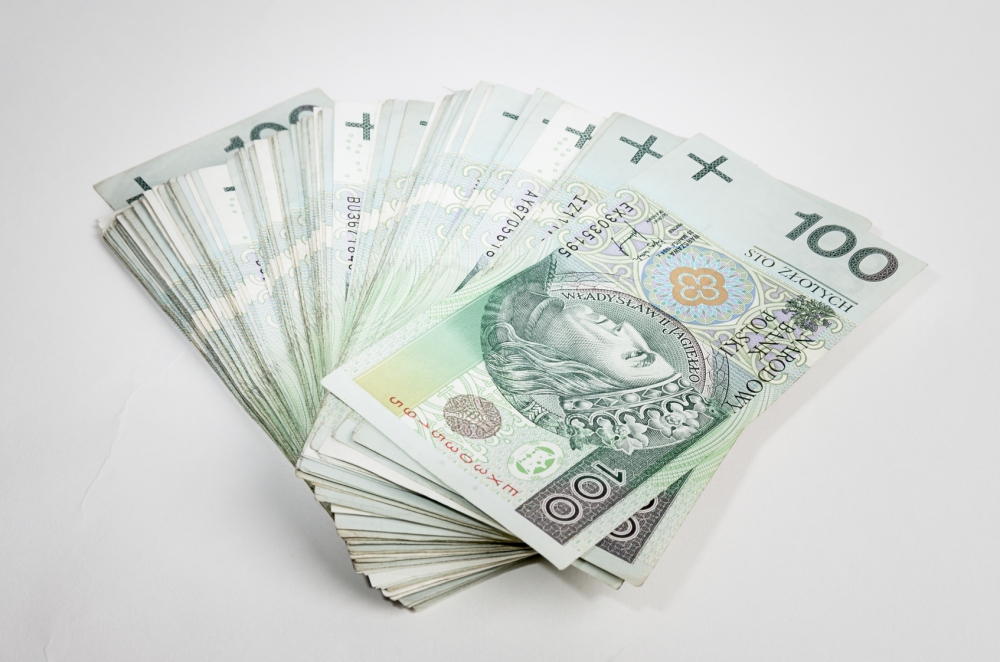 Szybkie pożyczki pozabankowe przez internet - obalamy mity