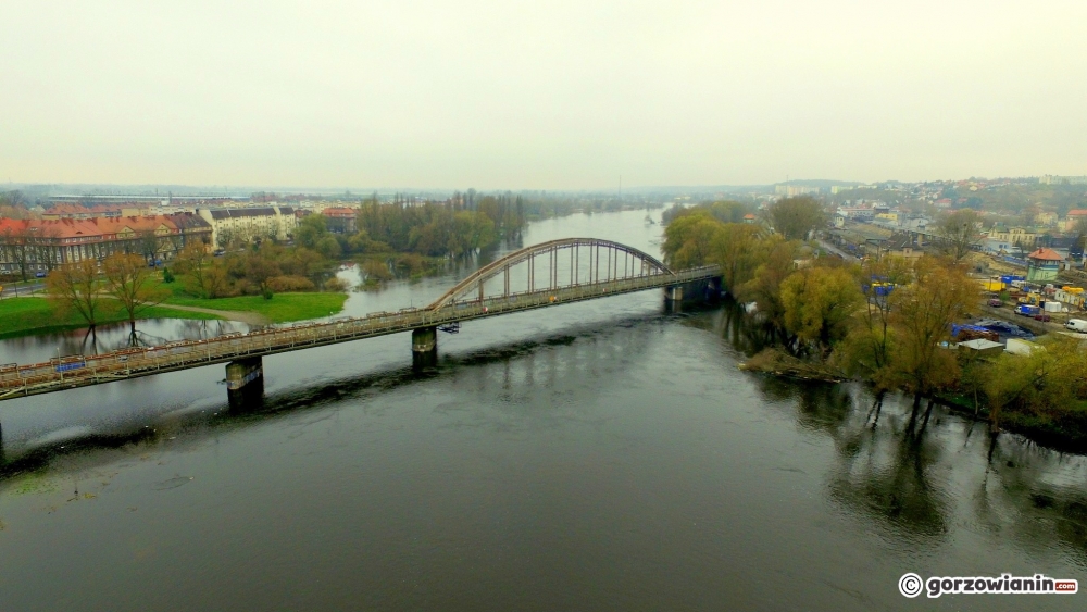 Na kładkę jeszcze poczekamy