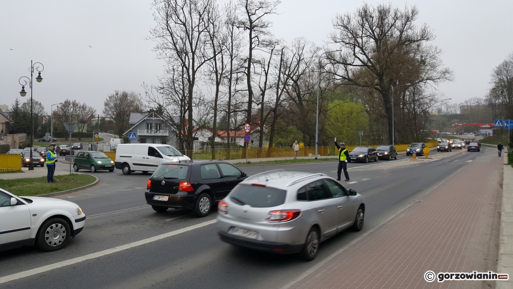 Tymczasowa sygnalizacja na skrzyżowaniu Wyszyńskiego-Owocowa