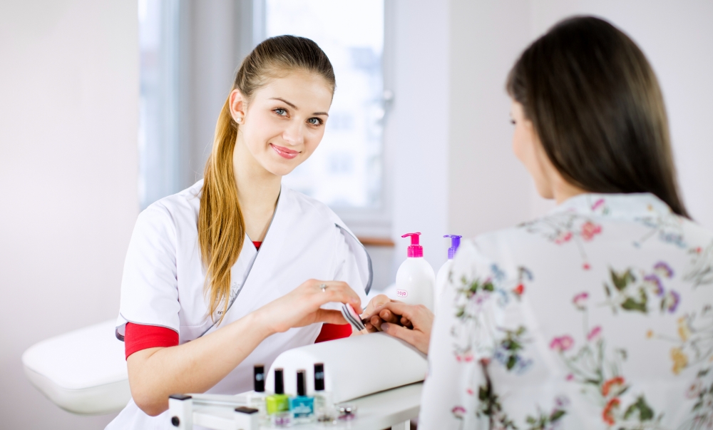 Kierunki kosmetyczne – prosta droga do kariery