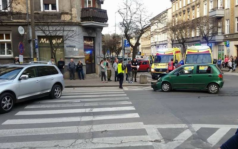 Zderzenie dwóch aut na Armii Polskiej [zdjęcia]