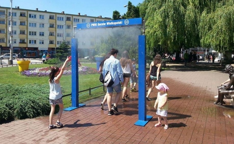 Kurtyny wodne pomogą w upalne dni