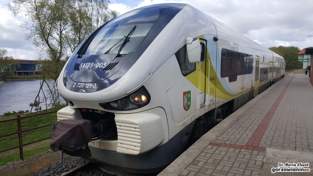 Poczuj szum wiatru nad jeziorem w Pszczewie