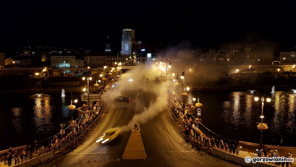 Pisk opon i palenie gumy. Tak wyglądało Moto Racing Show [film i zdjęcia]