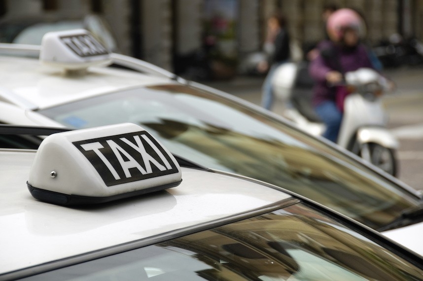 Co wybrać: Mytaxi czy Uber? Sprawdź różnice!