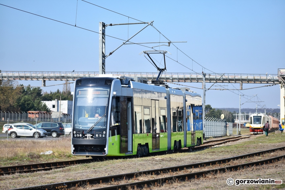 Pierwszy tramwaj od Pesy wyjechał na tory [zdjęcia]