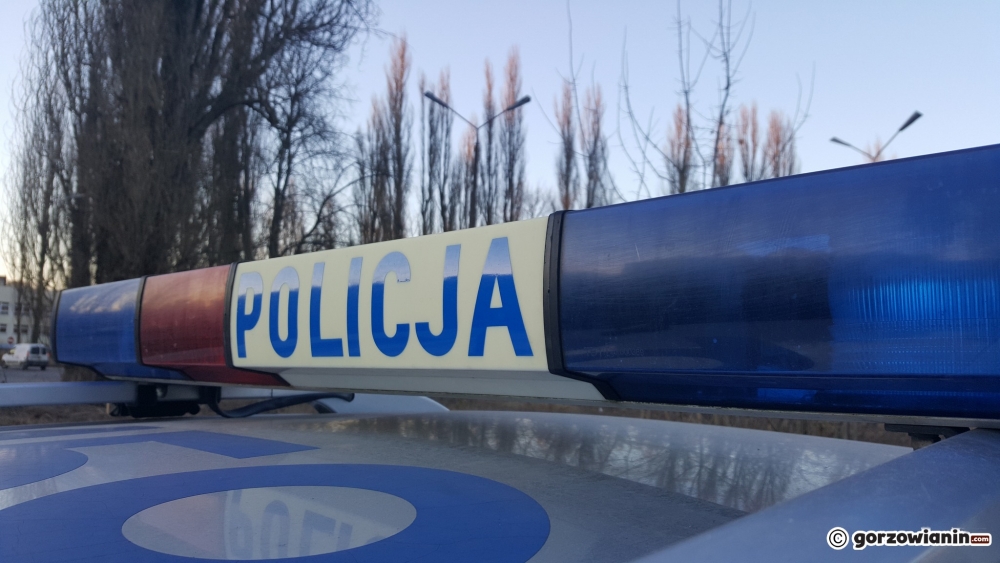 Cofał i potrącił 84-latka