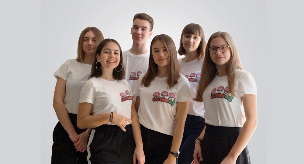 Ready STUDY go!” – poznańscy licealiści pokazują młodszym koleżankom i kolegom jak się uczyć