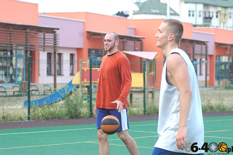 Łączy ich pasja do basketu