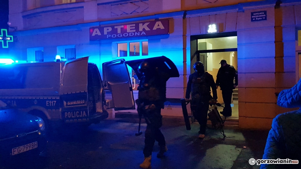 Gorzów: Pobili 26-latka i ukryli się w mieszkaniu [film]