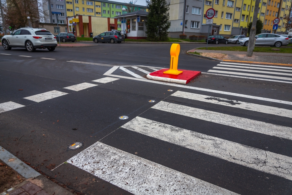 Dwa aktywne przejścia na ulicy Fredry