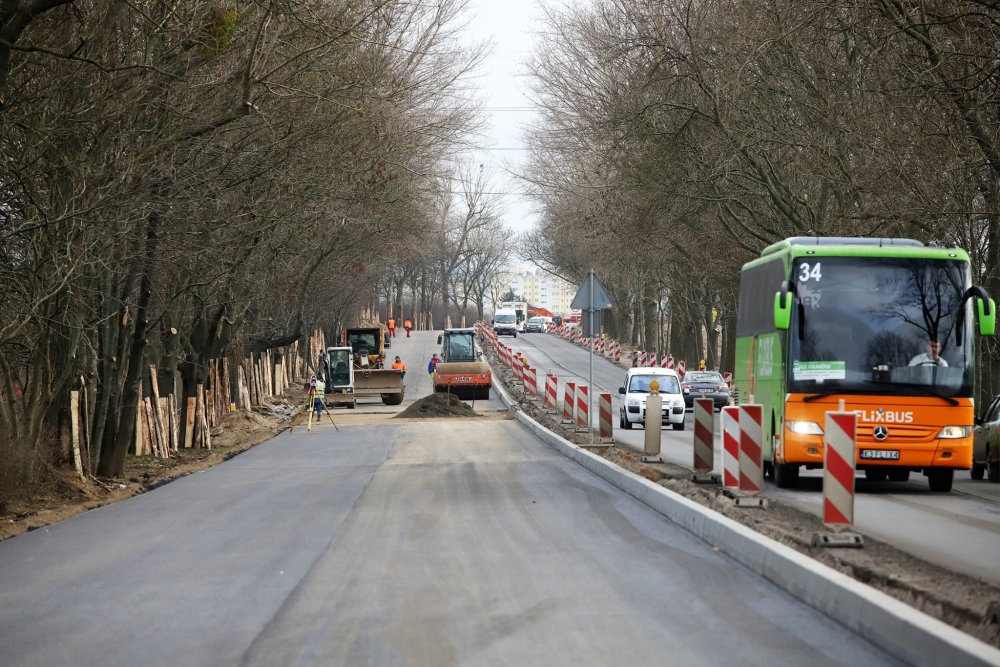 Na nowej jezdni ul. Myśliborskiej jest już asfalt
