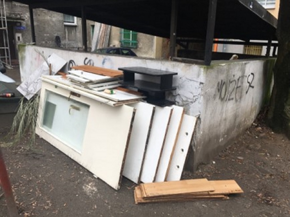 Gorzowianie zaśmiecają swoje podwórka