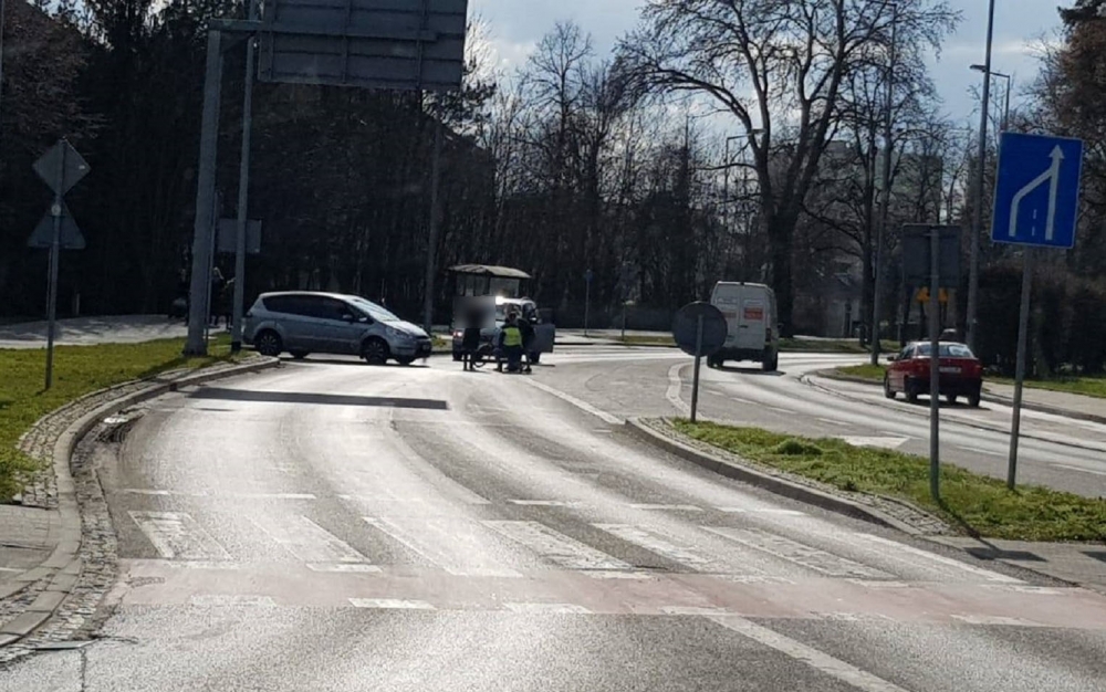 Kierująca fordem potrąciła rowerzystę