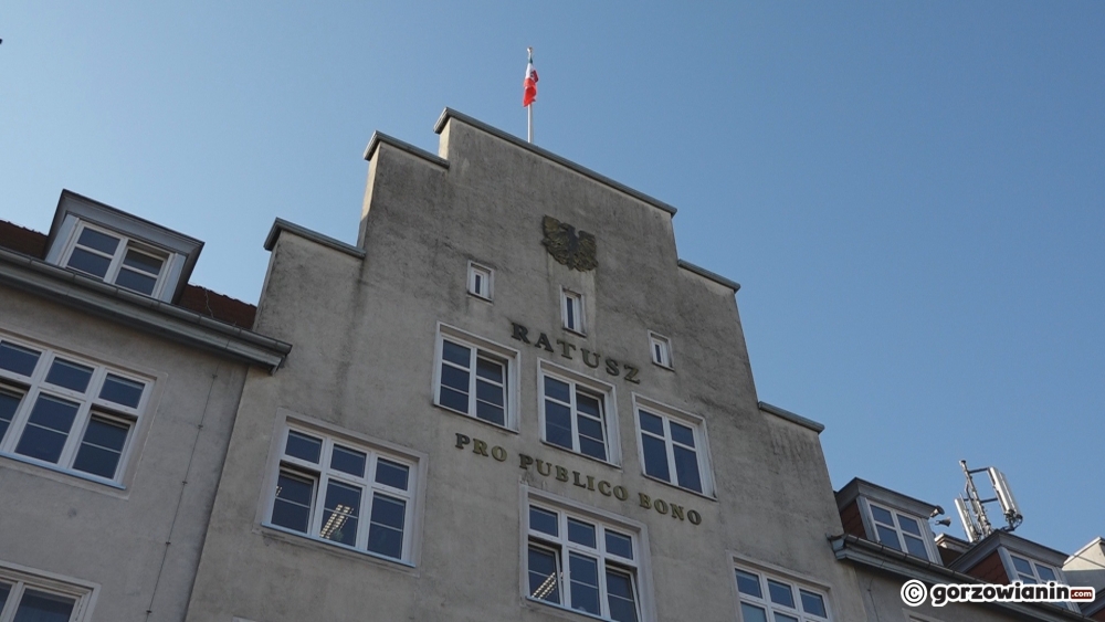 Radny na L4 dostanie pełne wynagrodzenie