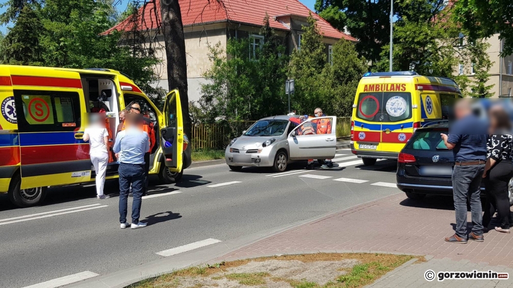 Potrącenie na Wyszyńskiego. 77-latka doznała złamań [zdjęcia]