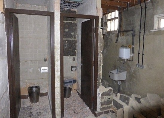 Ruszają eksmisje. Miasto odzyskuje zniszczone mieszkania