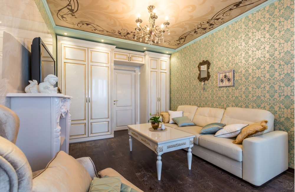 Sufit napinany z nadrukiem fotograficznym. Jak nie pomylić go z obrazem?