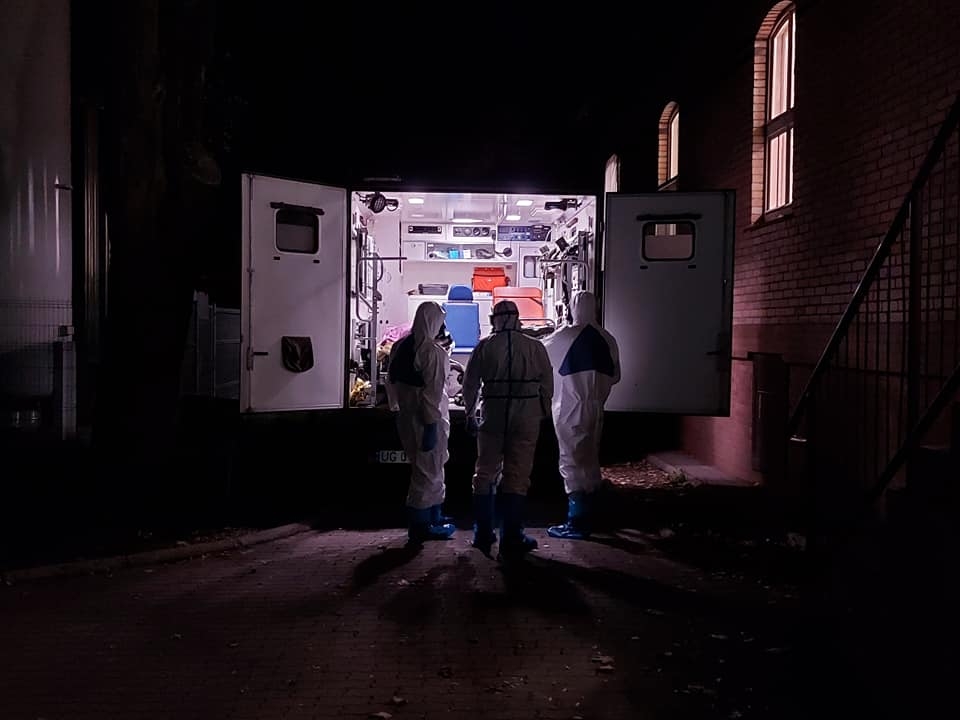 Zmarło 12 osób zakażonych koronawirusem 