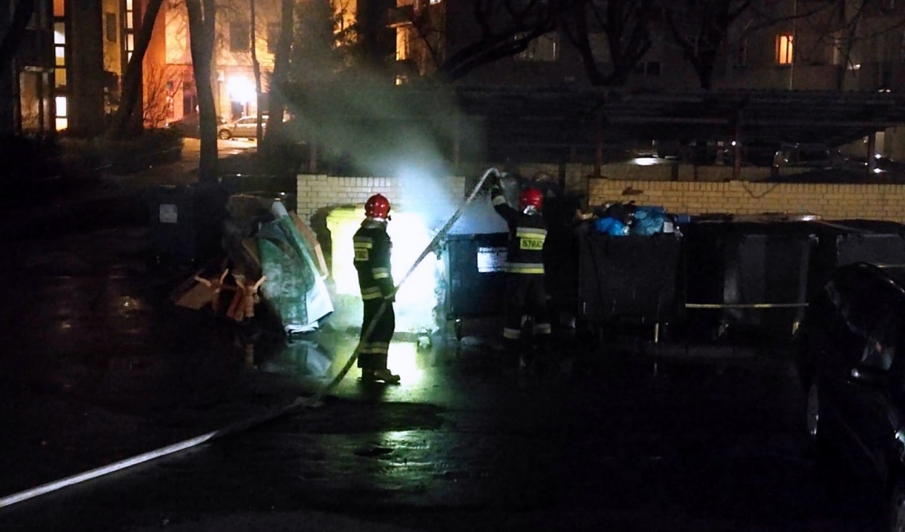 Ktoś znów podpala śmietniki. Tym razem w centrum miasta [zdjęcia]