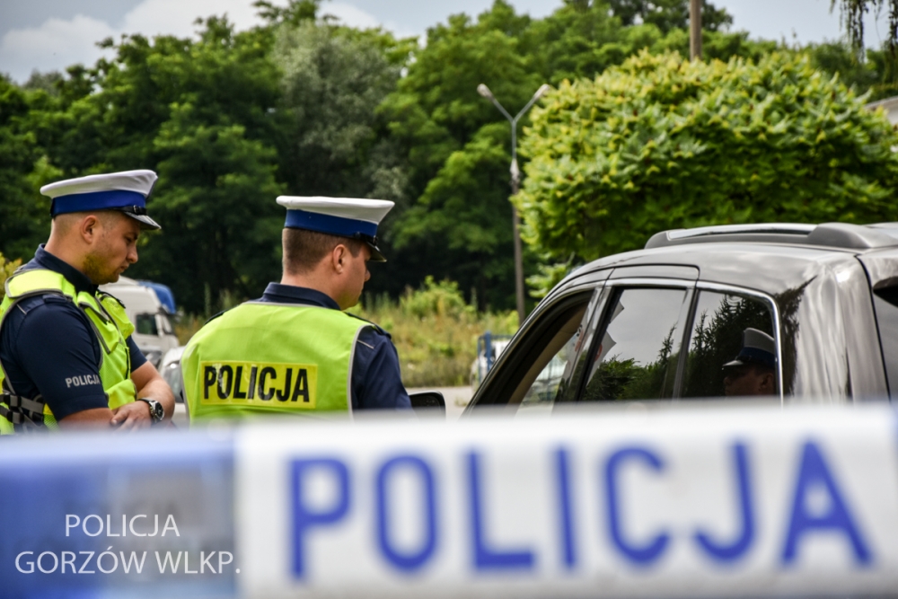 Kierowca audi zapłaci 5 tys. zł grzywny. Pędził przez miejscowość aż 171 km/h