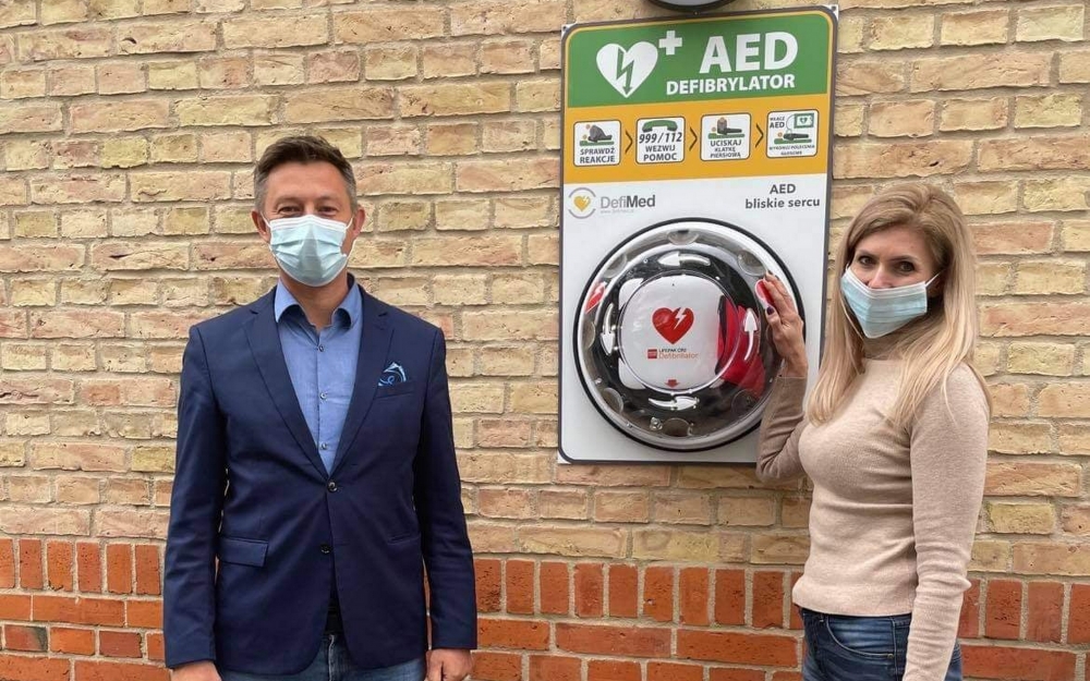 Gmina kupiła defibrylatory AED. Pięć urządzeń przekazała jednostkom OSP