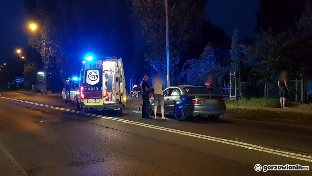 Pijany pieszy wtargnął na jezdnię. Został potrącony przez kierowcę BMW [zdjęcia]