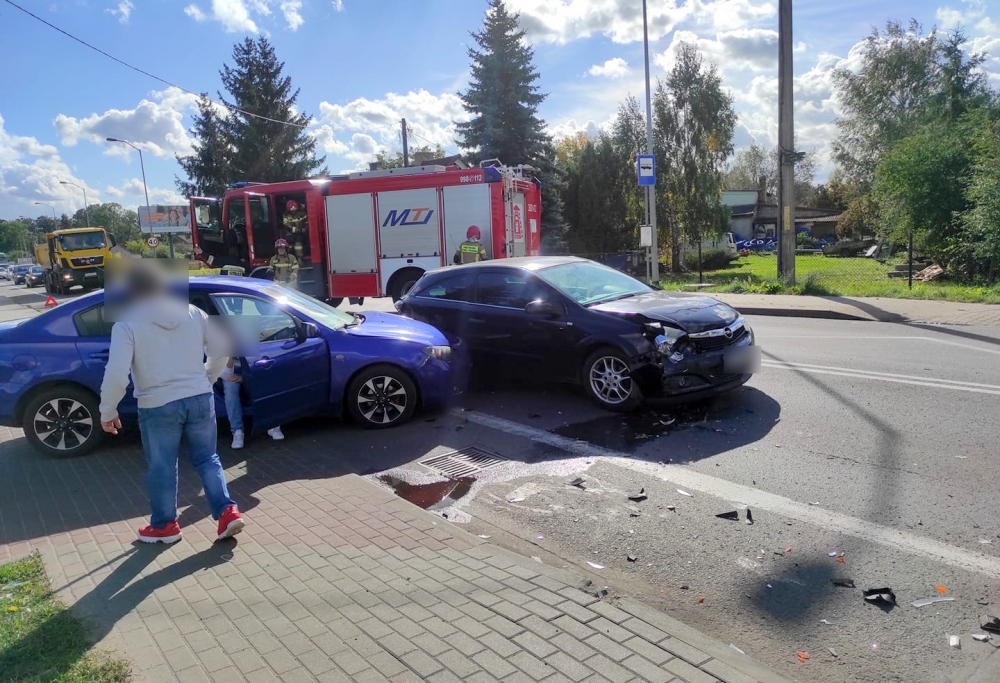 Wypadek na Koniawskiej. Zderzyła się mazda z oplem i BMW