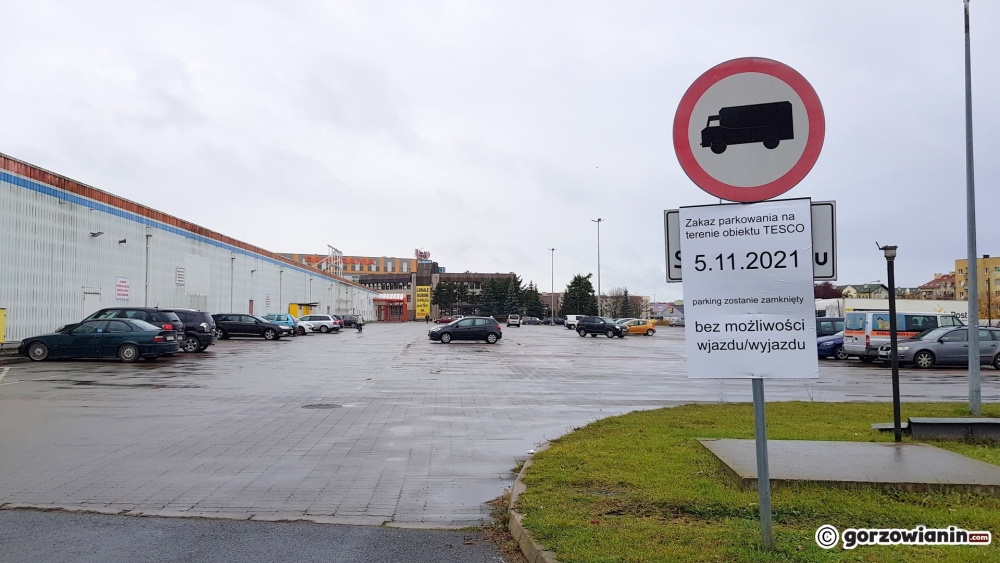 Parking przy dawnym Tesco zostanie zamknięty