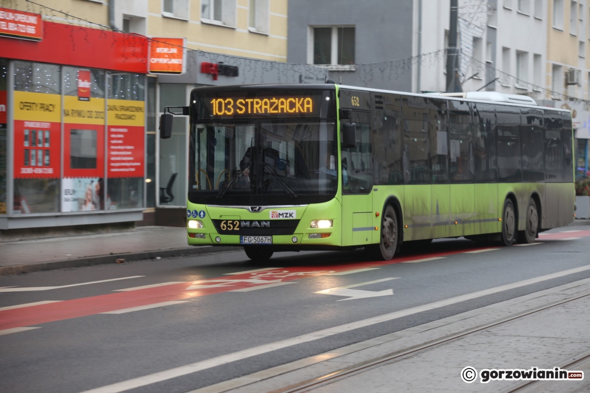 Rzadsze kursy i zmienione trasy. Tak wygląda komunikacja miejska w 2023 roku