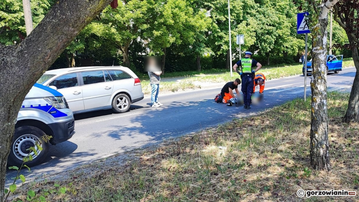 Dramatyczne potrącenie 71-latki na pasach. Kierowca opla miał zakaz prowadzenia pojazdów [zdjęcia]